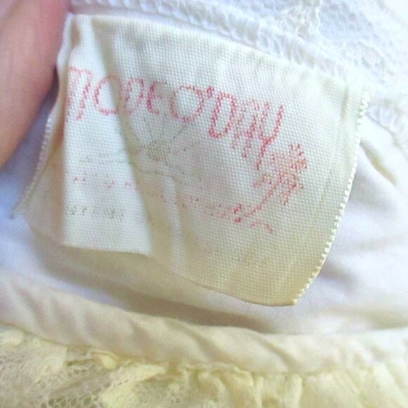 Vintage Womens Top Medium Goth Granny 1970's Lace MODE O DAY NET SLEEVE White - Picture 4 of 7